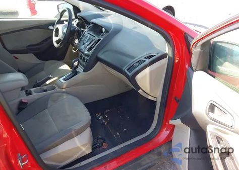 2013 Ford Focus Se z USA, uszkodzony, nr VIN 1FADP3K20DL255738